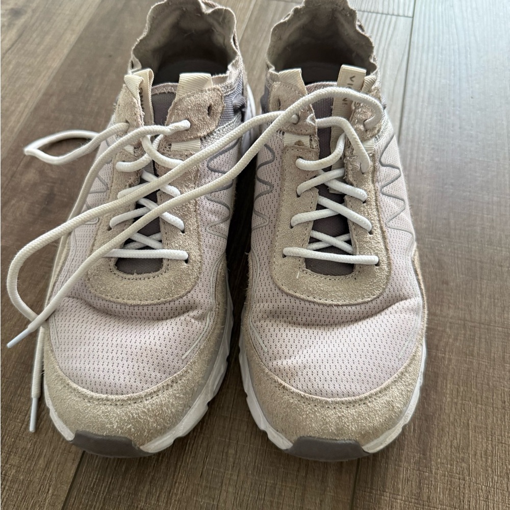 Vionic Women’s Sneakers - Picture 4 of 4